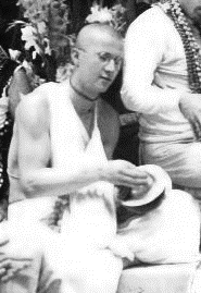 Vāsudeva in Paris, 1972