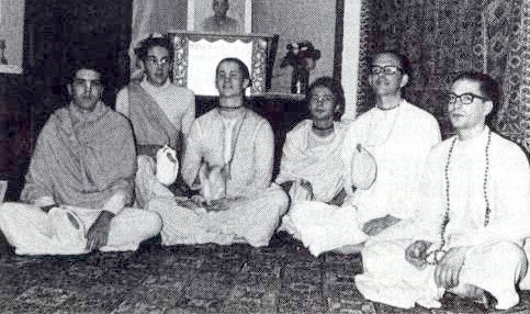 Jaya Govinda, Krishnadas, Vāsudeva, Sucandra, Maṇḍalibhadra and Śivānanda after the initiations of Stefan and Oliver in Hamburgo, 1969